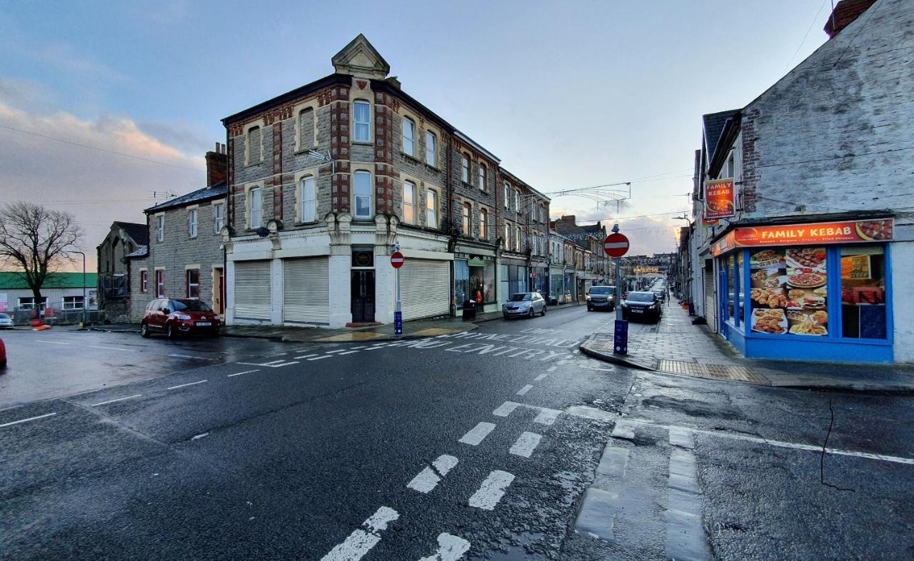 F3 2 Bedroomed Town House - Free Parking - Super 150 Mbps Wifi Near Gavin N Stacey Film House - 1 Free Dog Allowed Barry Extérieur photo