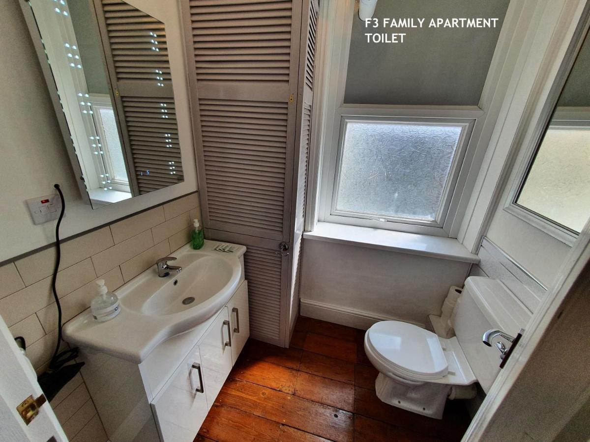 F3 2 Bedroomed Town House - Free Parking - Super 150 Mbps Wifi Near Gavin N Stacey Film House - 1 Free Dog Allowed Barry Extérieur photo