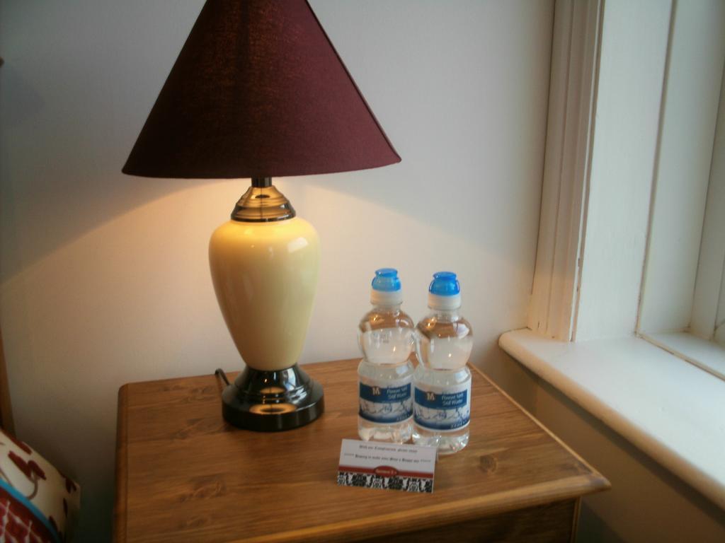 F3 2 Bedroomed Town House - Free Parking - Super 150 Mbps Wifi Near Gavin N Stacey Film House - 1 Free Dog Allowed Barry Chambre photo