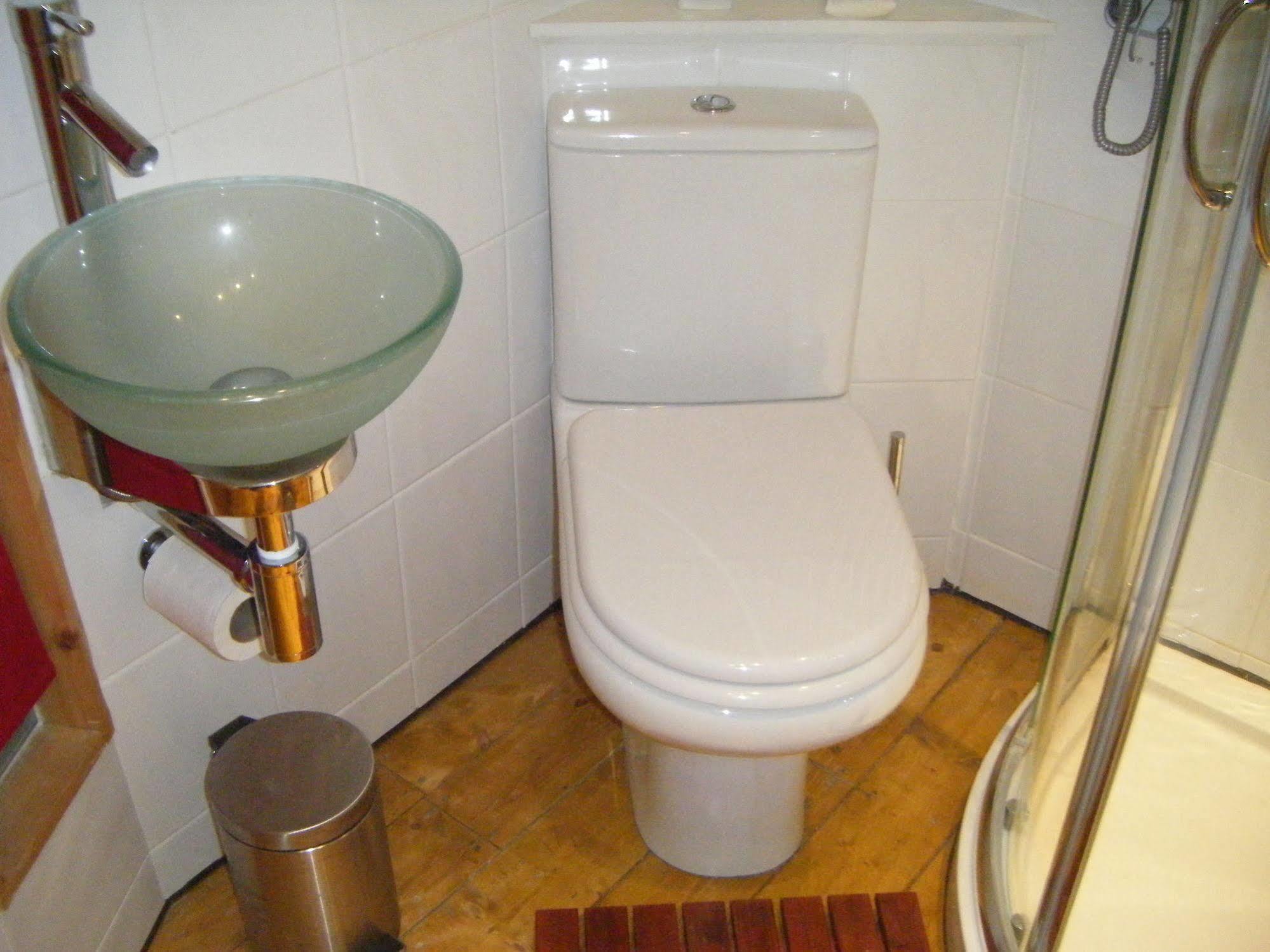 F3 2 Bedroomed Town House - Free Parking - Super 150 Mbps Wifi Near Gavin N Stacey Film House - 1 Free Dog Allowed Barry Extérieur photo