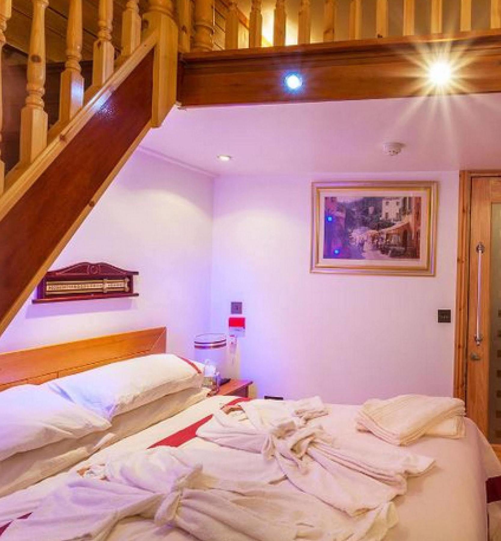 F3 2 Bedroomed Town House - Free Parking - Super 150 Mbps Wifi Near Gavin N Stacey Film House - 1 Free Dog Allowed Barry Extérieur photo