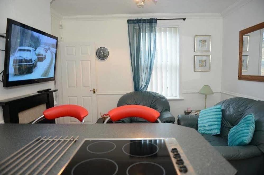 F3 2 Bedroomed Town House - Free Parking - Super 150 Mbps Wifi Near Gavin N Stacey Film House - 1 Free Dog Allowed Barry Extérieur photo