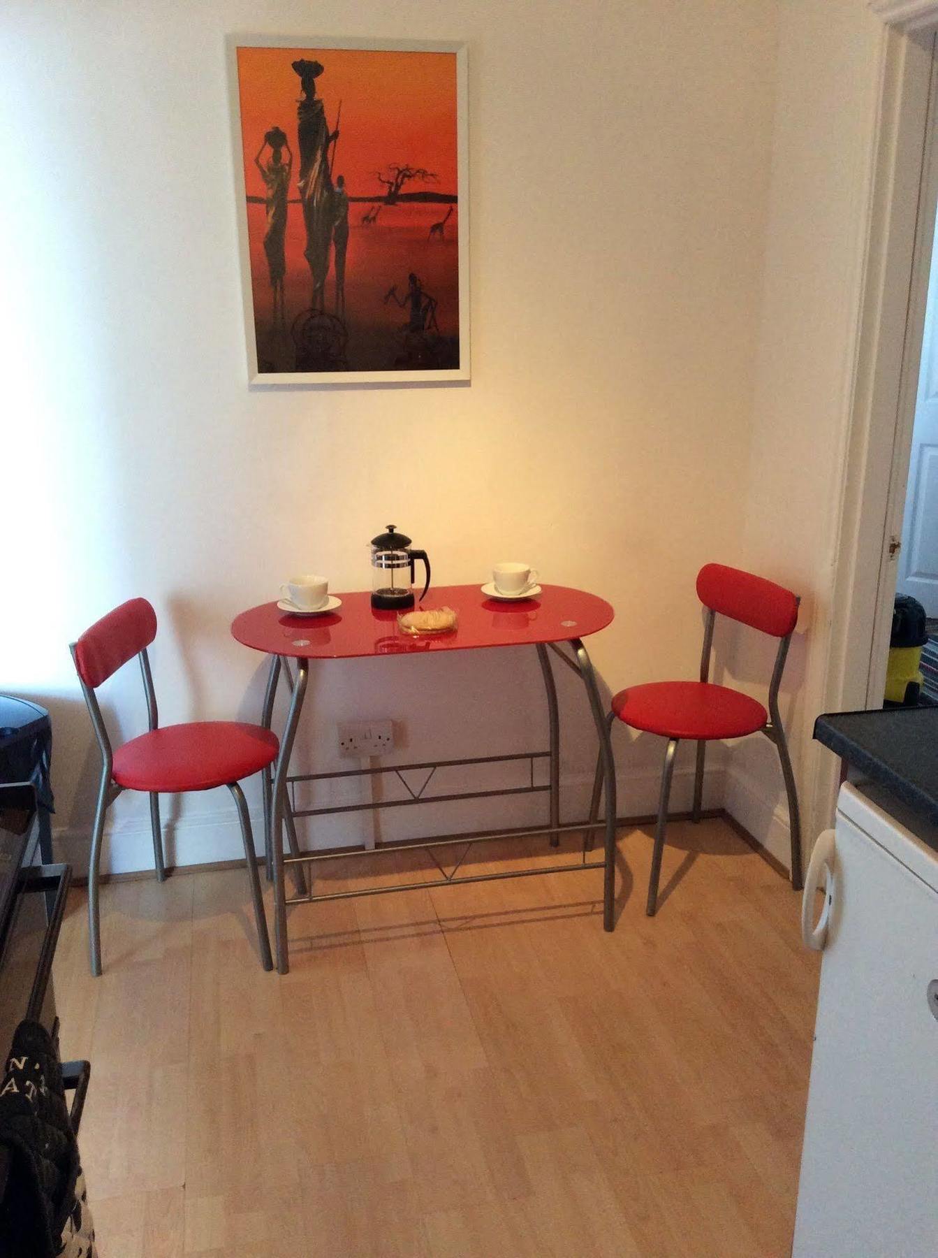F3 2 Bedroomed Town House - Free Parking - Super 150 Mbps Wifi Near Gavin N Stacey Film House - 1 Free Dog Allowed Barry Extérieur photo