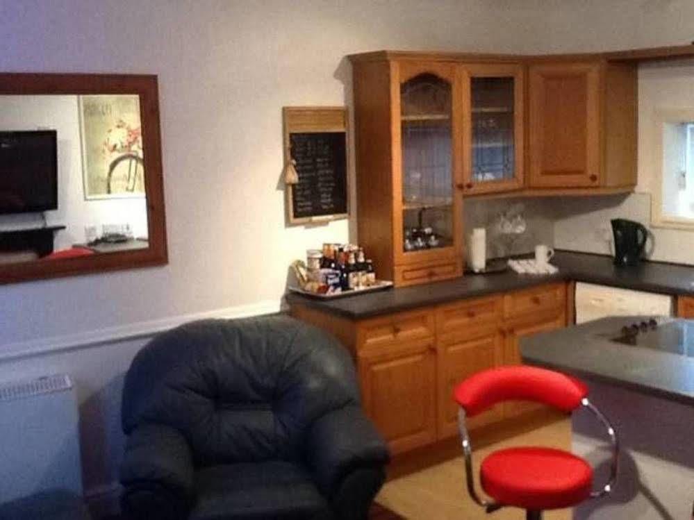 F3 2 Bedroomed Town House - Free Parking - Super 150 Mbps Wifi Near Gavin N Stacey Film House - 1 Free Dog Allowed Barry Extérieur photo