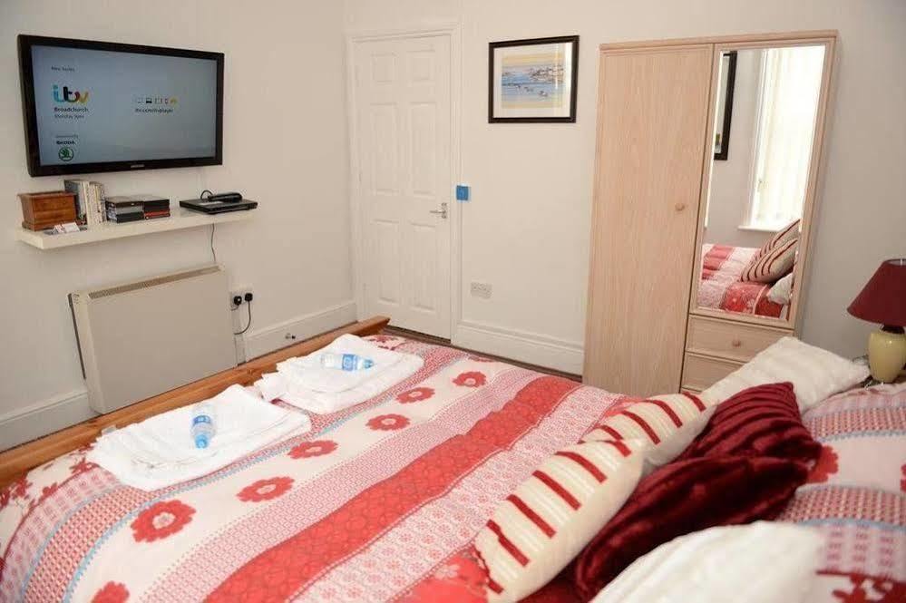 F3 2 Bedroomed Town House - Free Parking - Super 150 Mbps Wifi Near Gavin N Stacey Film House - 1 Free Dog Allowed Barry Extérieur photo